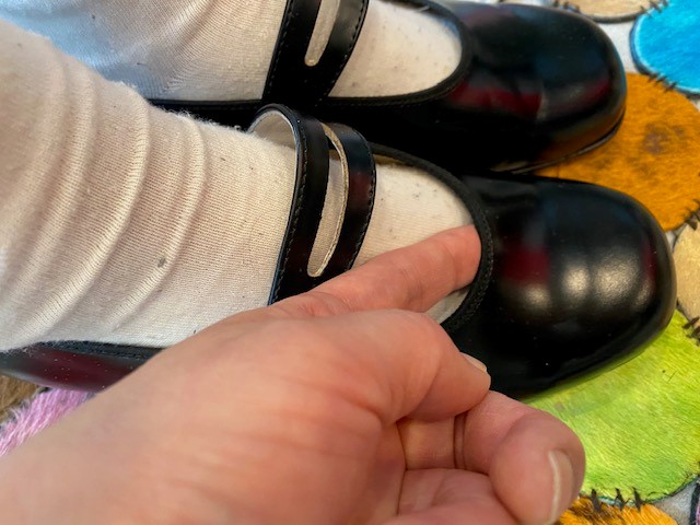 学校指定靴が足に合わない問題 Blog エンジェルウォーキング
